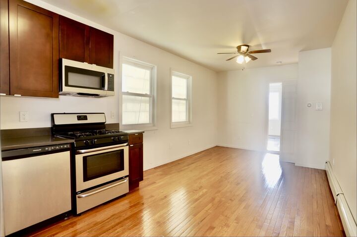 Property Photo:  79 Beacon Ave 3  NJ 07306 