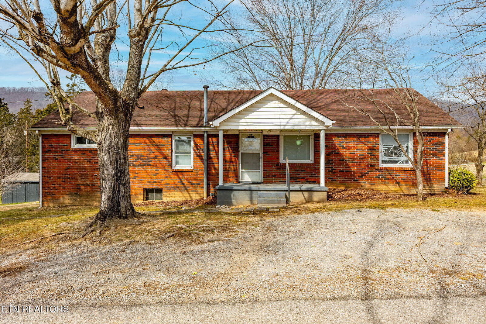 Property Photo: 106 Butter & Egg Rd TN 37757