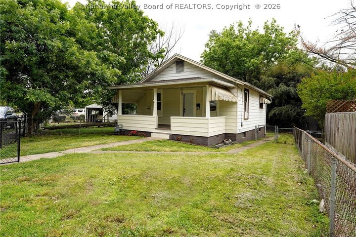 Property Photo:  1117 Park Drive  WV 25064 