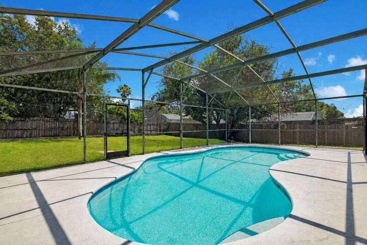 Property Photo:  10652 Crescendo Loop  FL 34711 