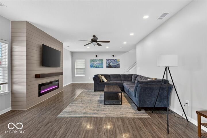 Property Photo:  275 Longleaf Lane  IN 46140 
