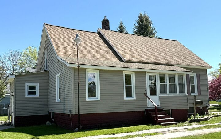 Property Photo:  405 Campbell Street  MI 48708 