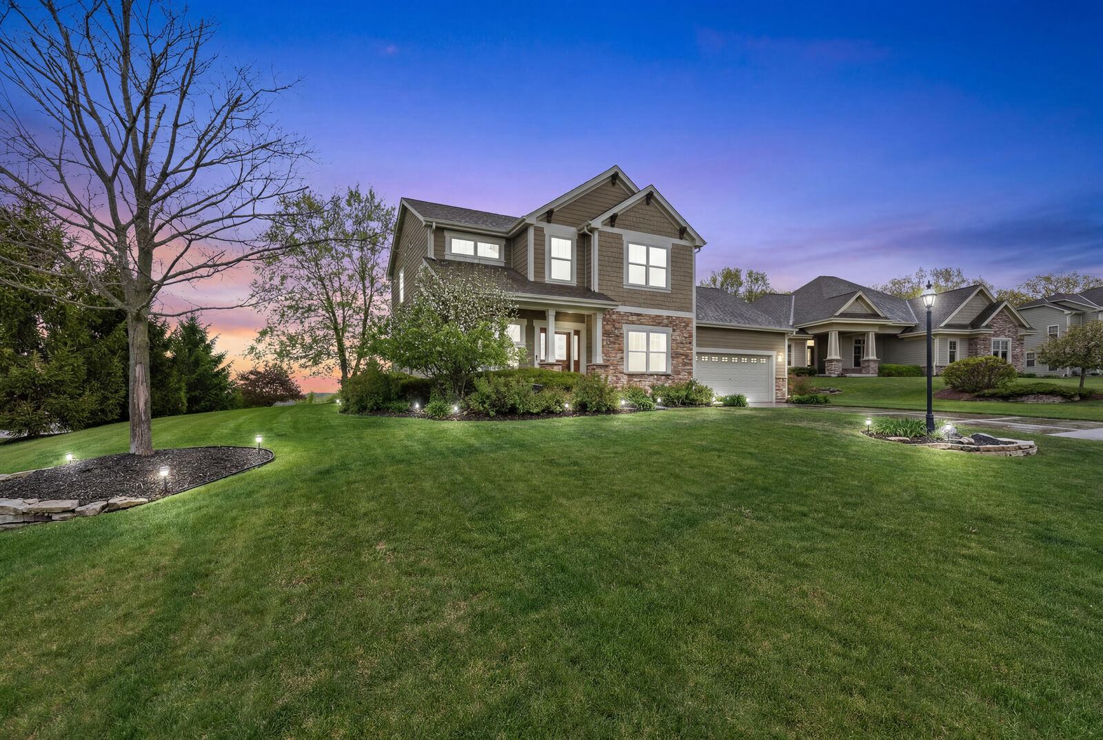 Property Photo:  3967 Oakmont Trl  WI 53188 