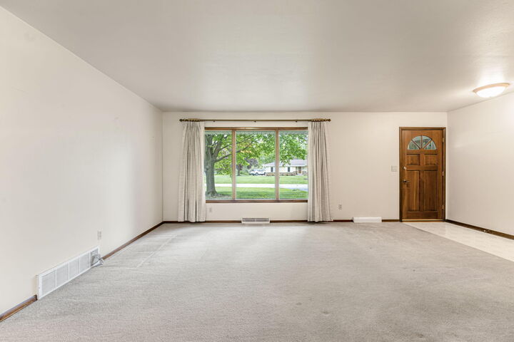 Property Photo:  W173s7150 Grove St  WI 53150 