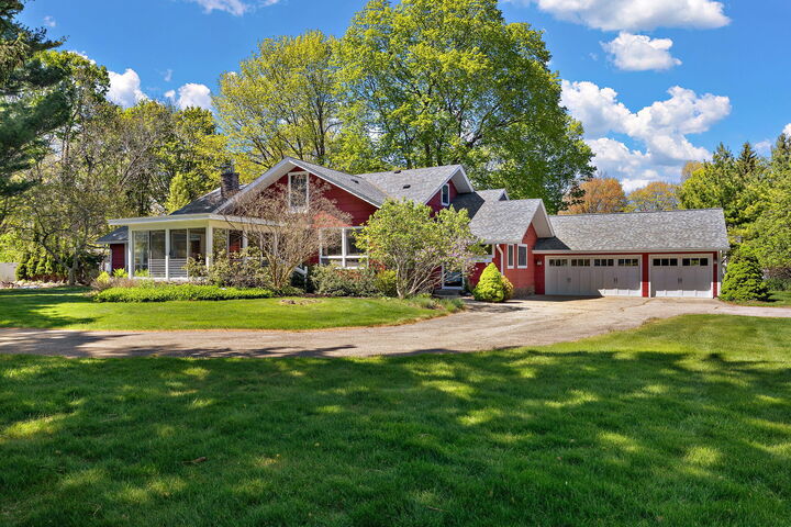 Property Photo: 2305 Warner Drive MI 49424