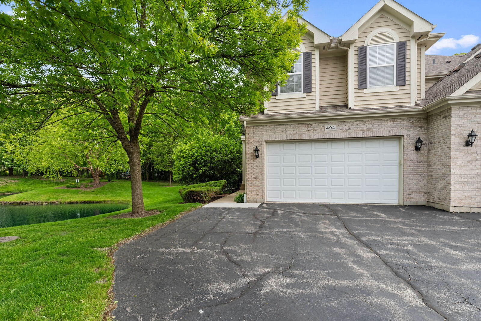Property Photo:  494 W Fontenay Way  IL 60067 