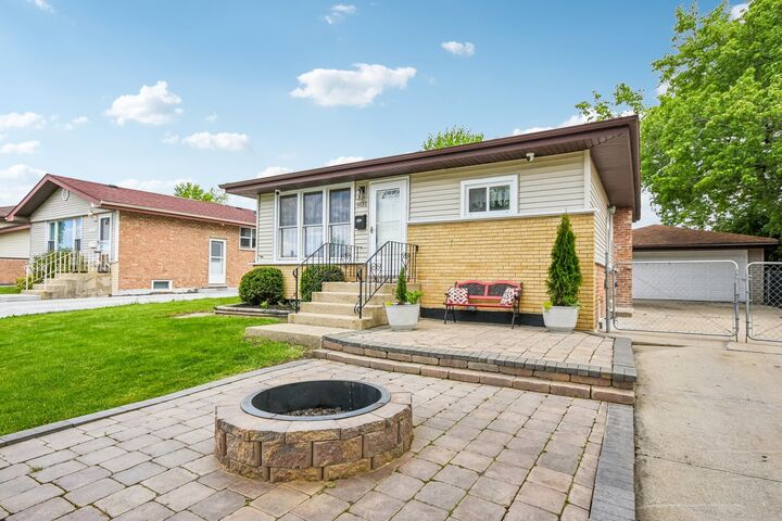 Property Photo: 4428 Lisa Lane IL 60452