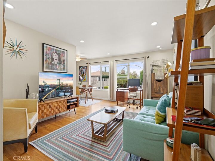 Property Photo:  3042 E 3rd Street 2  CA 90814 