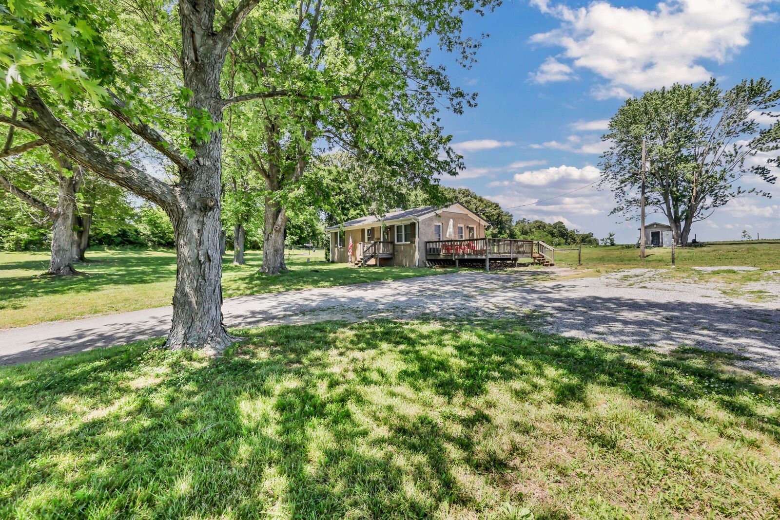Property Photo: 1068 Hugh Hunter Rd KY 42262