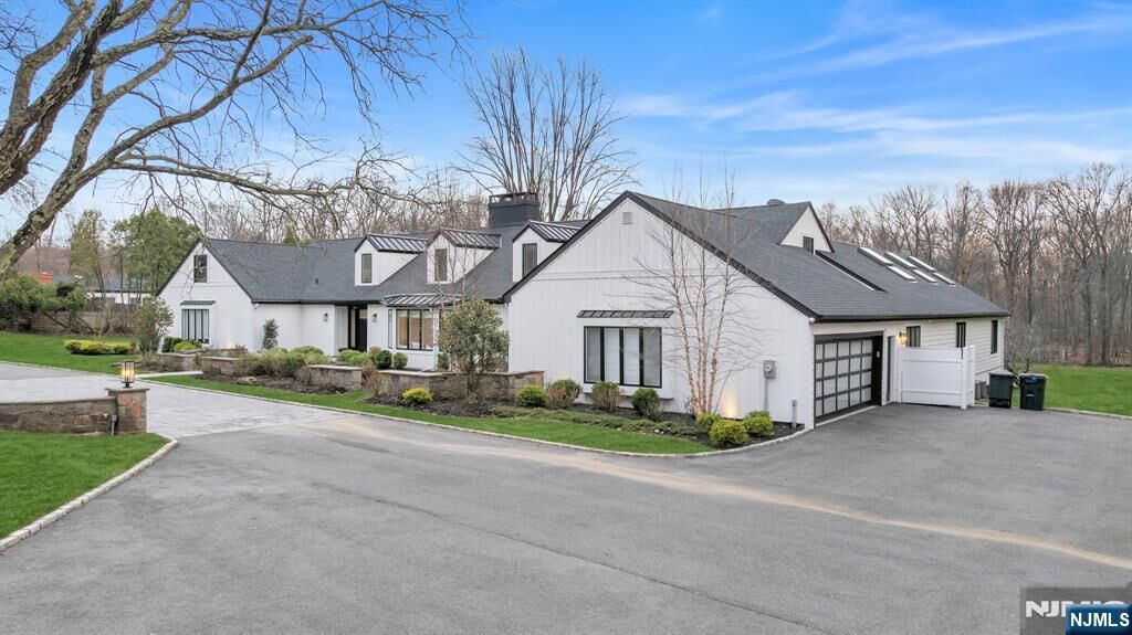 Property Photo:  16 Greenbrook Road  NJ 07006 