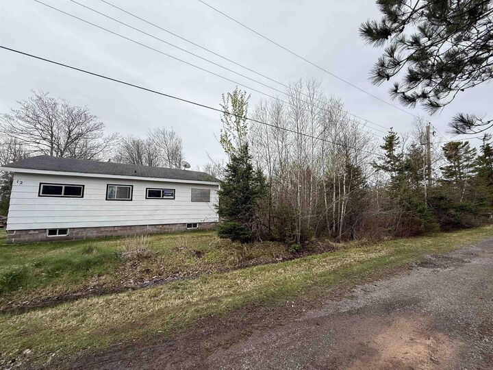 Property Photo:  12 Cedar Lane Lane  NS B0K 1K0 