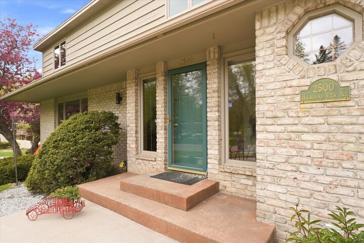 Property Photo: 2500 Highland View Avenue S MN 55337