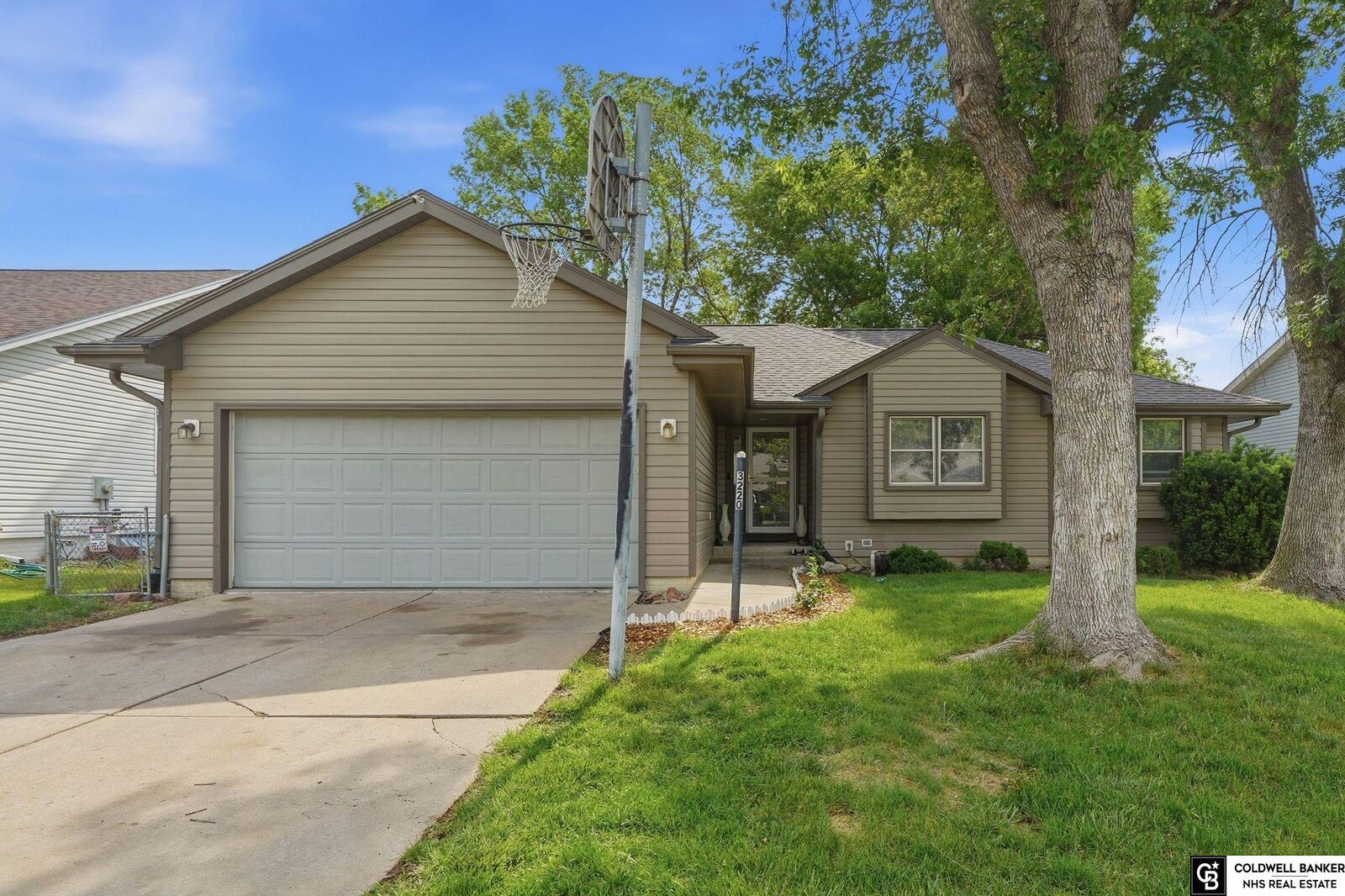 Property Photo: 3220 Richard Court NE 68521