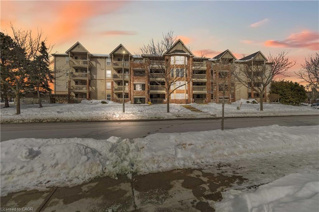Property Photo:  4015 Kilmer Drive 110  ON L7M 4M4 