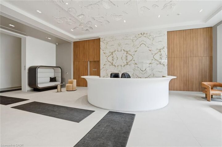 Property Photo:  2075 Lakeshore Road 602  ON L7R 0H3 