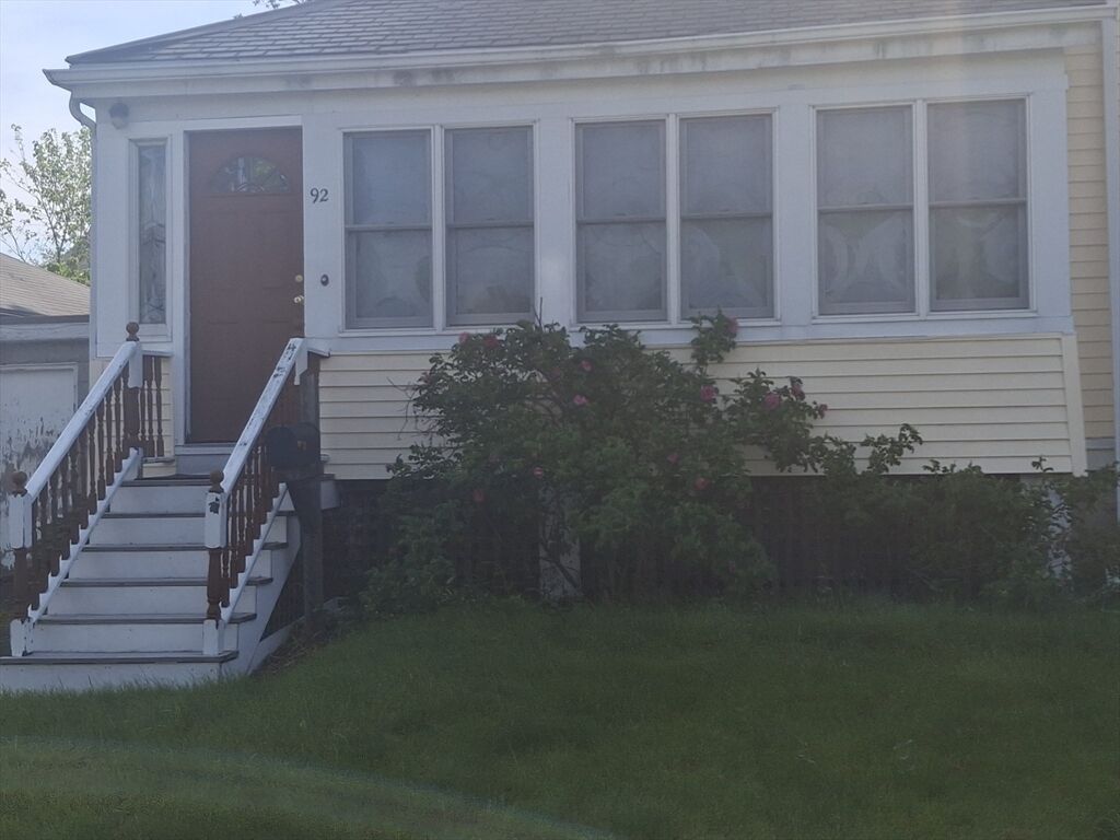 Property Photo:  92 Lowell St 1  MA 02453 