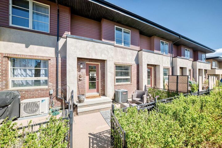 Property Photo: 25 Aspen Hills Terrace SW AB T3H 0P3