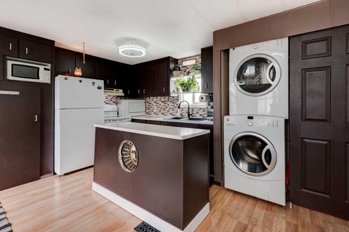 Property Photo:  829 Bayview Road  AB T1P 1E1 
