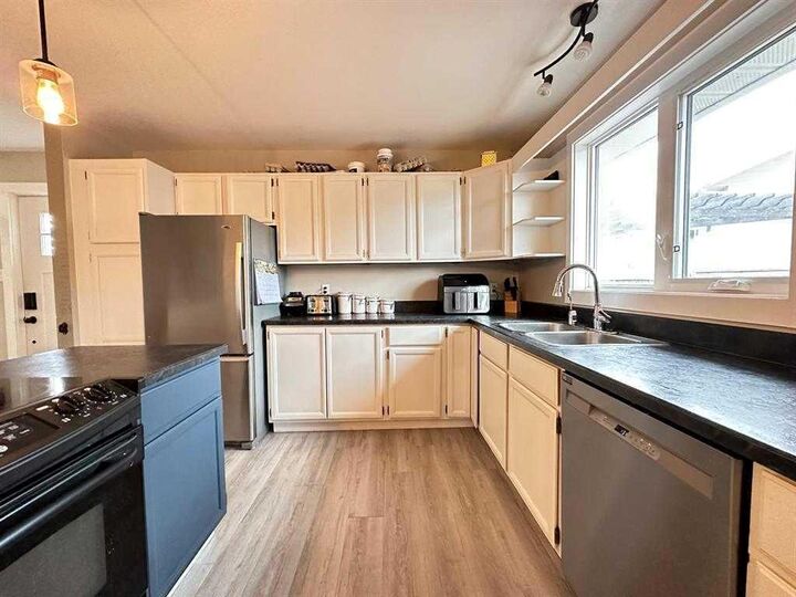 Property Photo:  5206 49A Street  AB T0B 2P0 