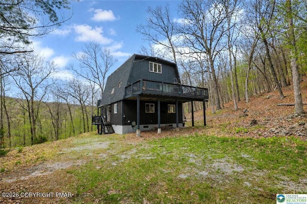 Property Photo:  207 Bunsen Court  PA 18302 