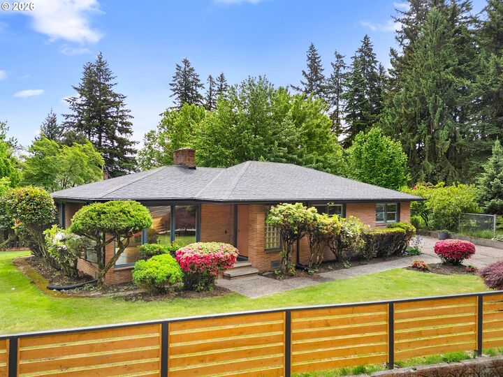 Property Photo: 850 NE 148th Ave OR 97230