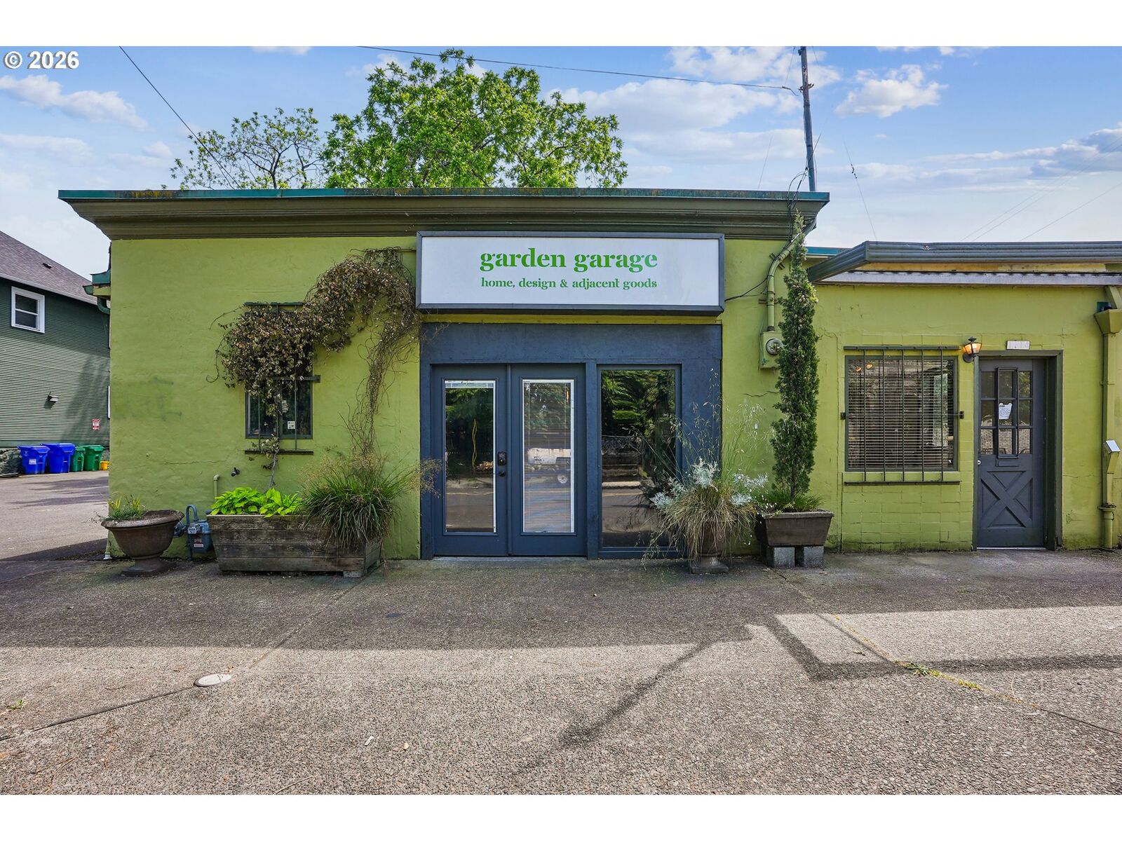 Property Photo:  1114 SE Clay St  OR 97214 