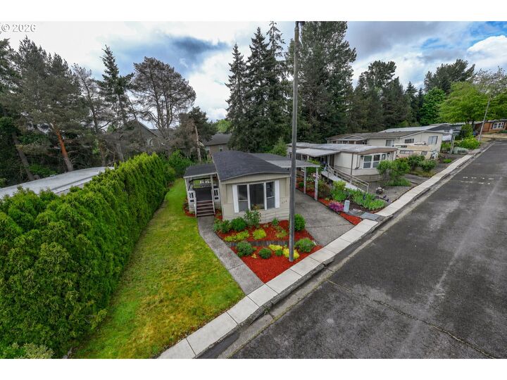 Property Photo:  1199 N Terry St 258  OR 97402 