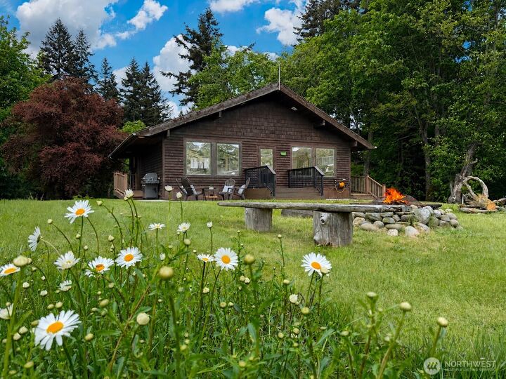 Property Photo:  17  B Whidbey Island Drive  WA 98206 