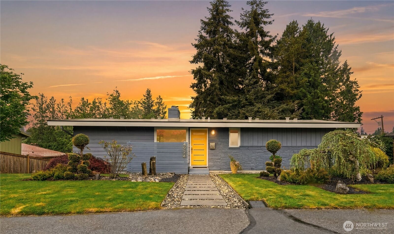 Property Photo:  4924  Wilmington Avenue  WA 98203 