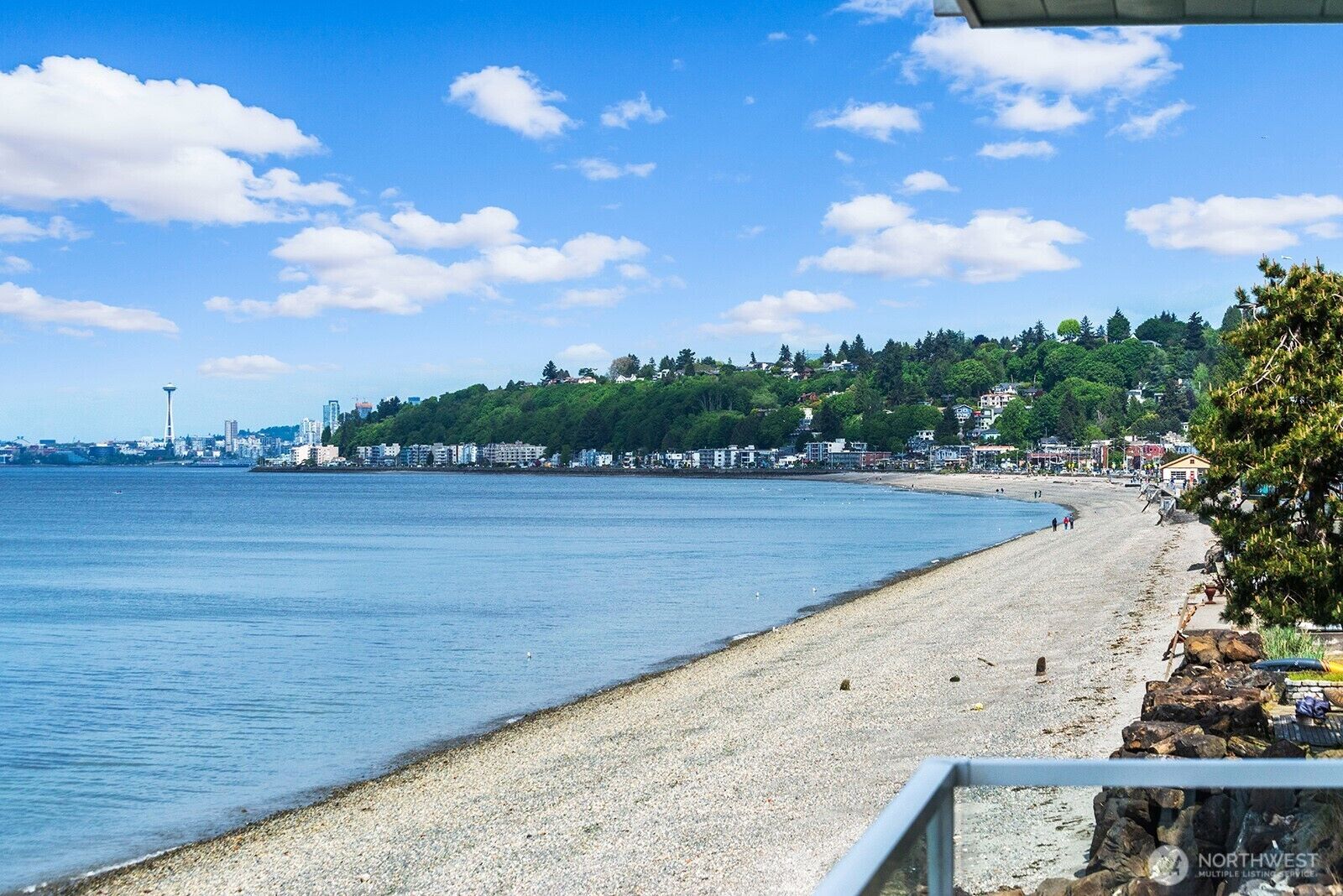 Property Photo:  3085  Alki Avenue SW 2  WA 98116 