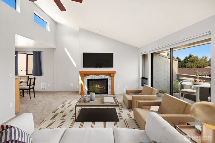 Property Photo:  6652  Parkpoint Way NE D-311  WA 98115 