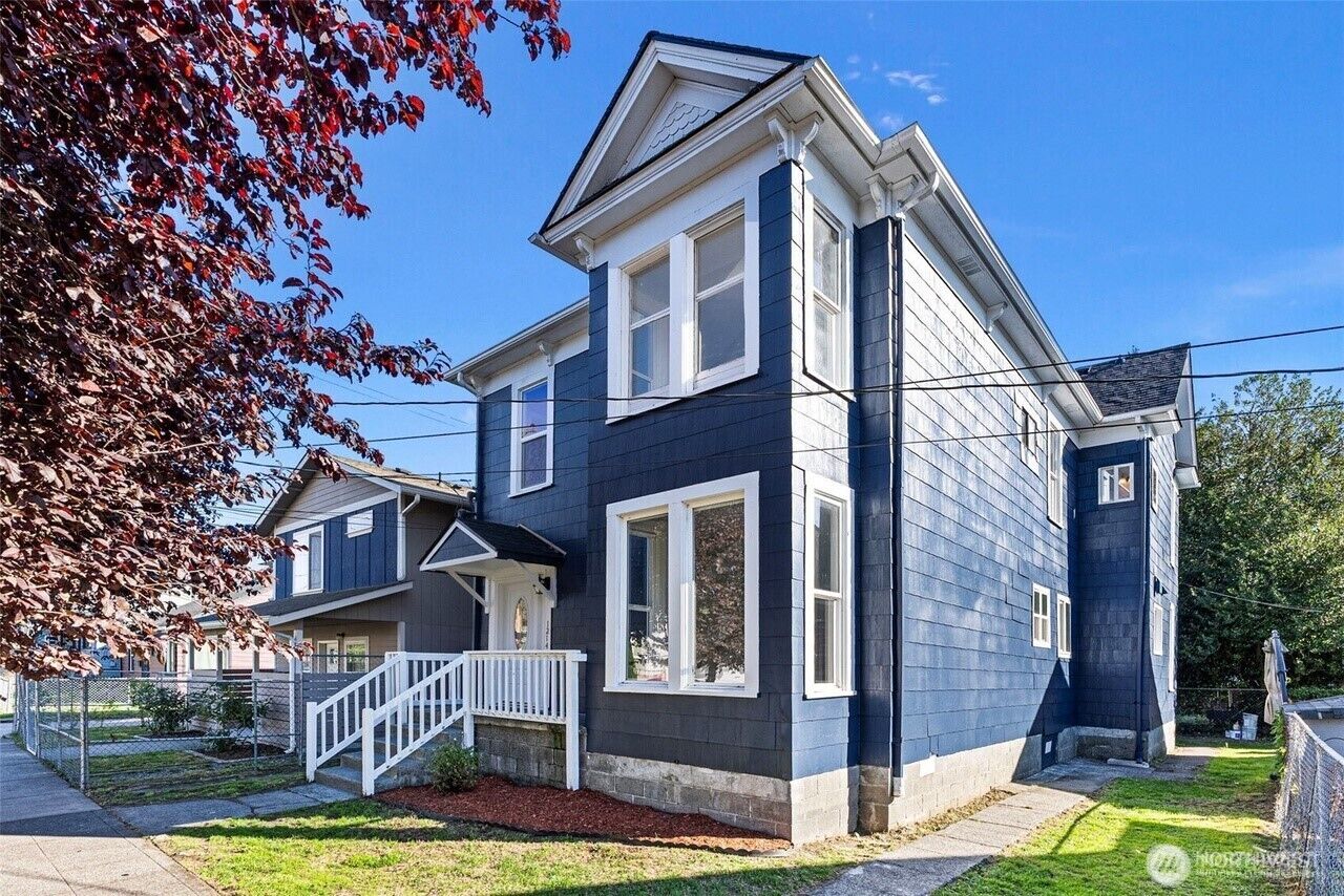 Property Photo:  1214 S 8th 1 & 2  WA 98405 