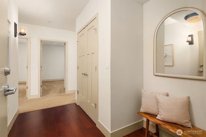 Property Photo:  316  Walnut Street 103  WA 98020 