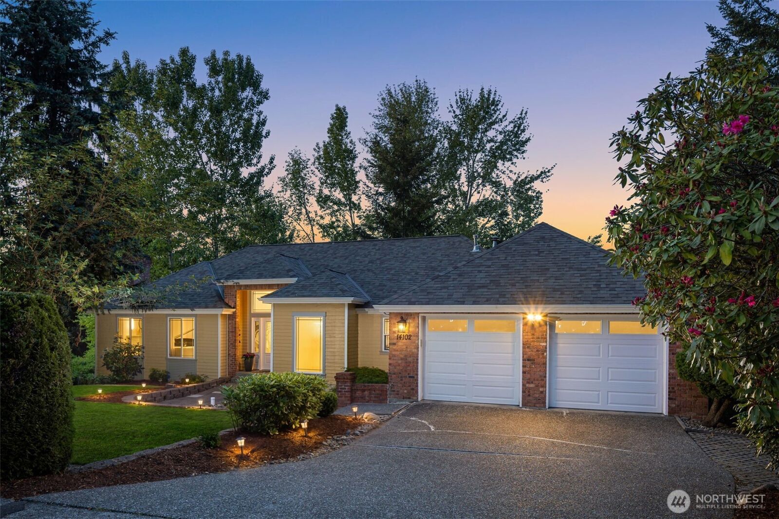 Property Photo:  14102 SE 42nd Street  WA 98006 