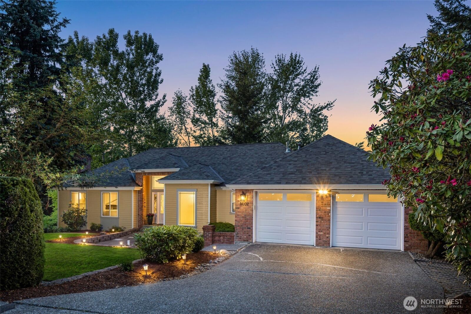 Property Photo:  14102 SE 42nd Street  WA 98006 