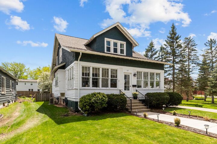 Property Photo:  612 W Buck Street  WI 54961 