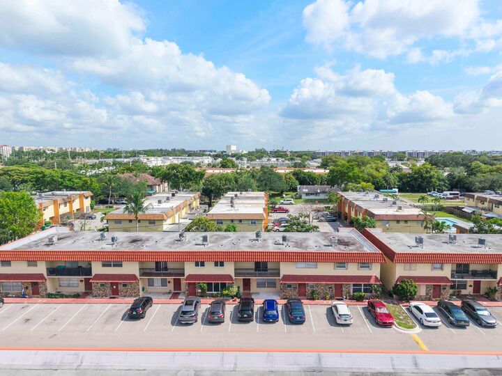 Property Photo:  6659 SW 41st Place 38  FL 33314 