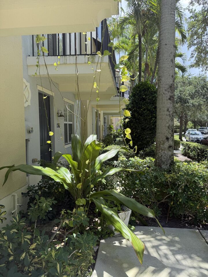 Property Photo: 132 Greenwich Circle FL 33458