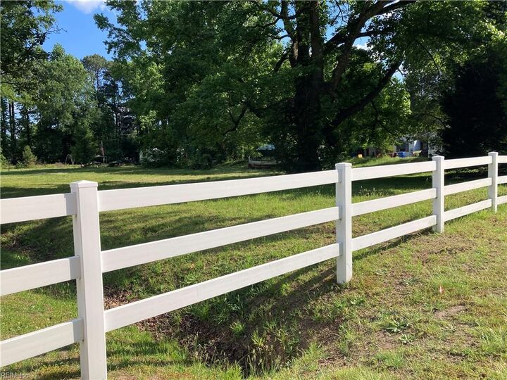 Property Photo: 4261 Taylor Rd VA 23321