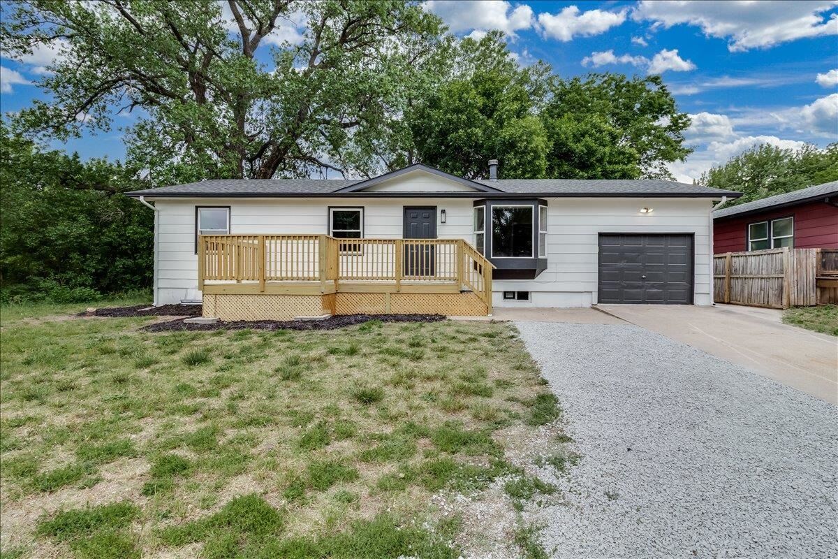 Property Photo:  305 Central  Ave  KS 67114 