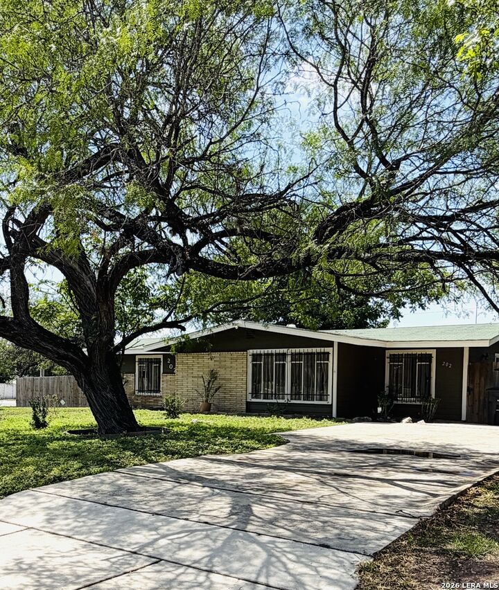 Property Photo:  202 Dalehurst Dr  TX 78201 