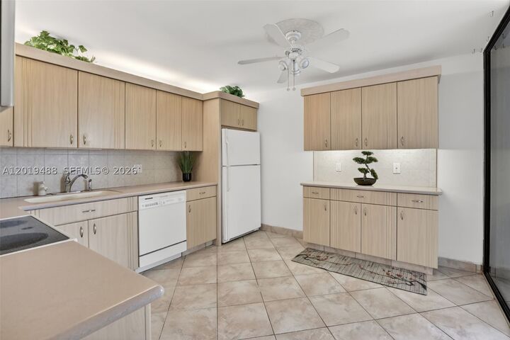 Property Photo:  2808 N 46th Ave E654  FL 33021 