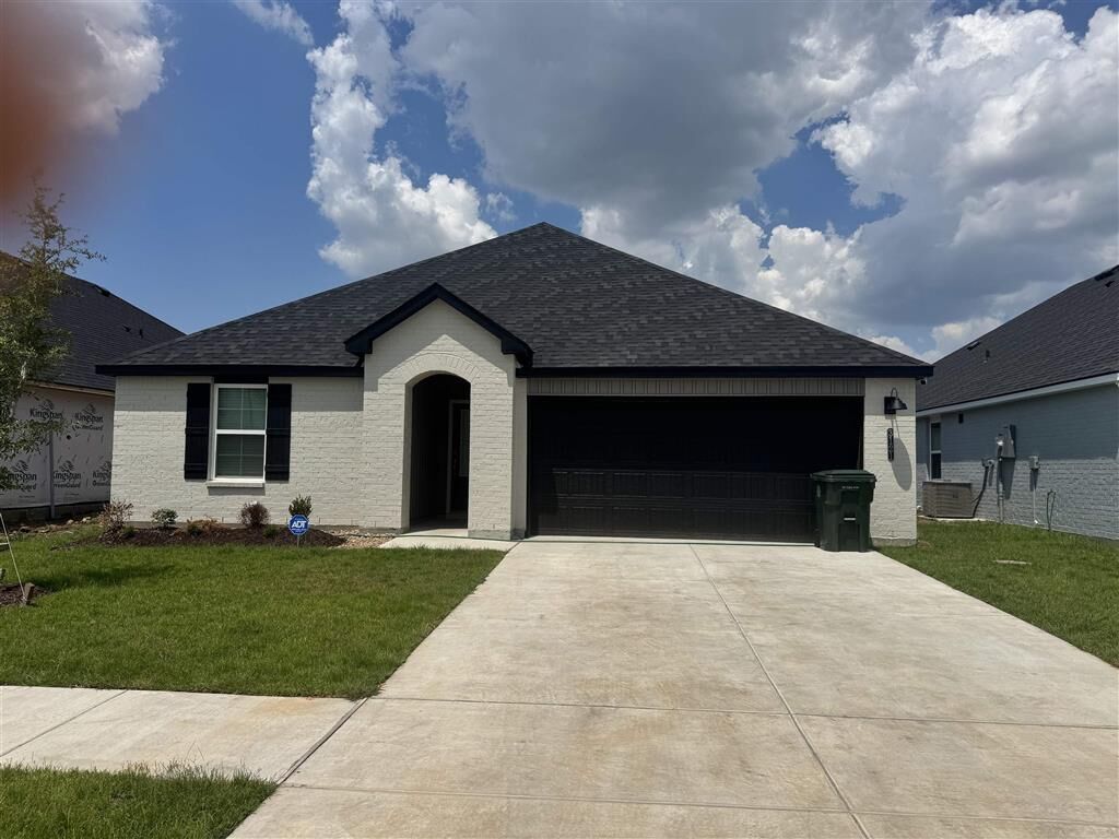 Property Photo:  3121 Sapphire Drive  LA 70607 