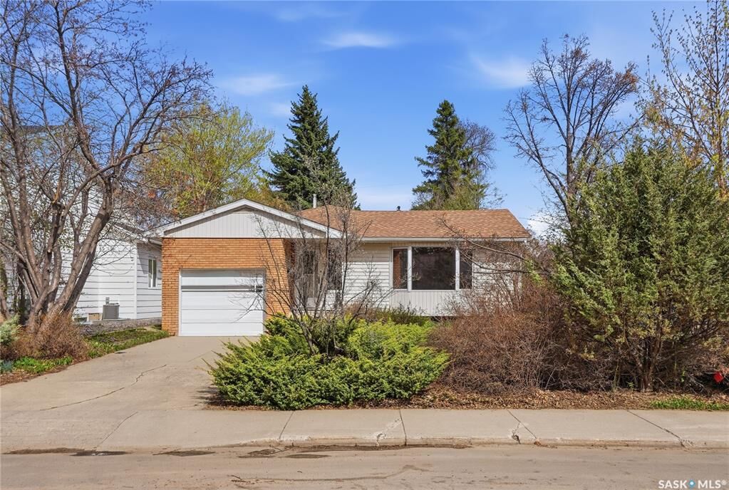 Property Photo:  517 Copland Crescent  SK S7H 2Z4 