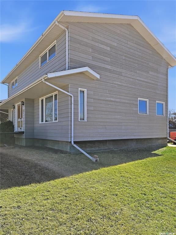 Property Photo: 802 Ridpath Road SK S0L 2V0