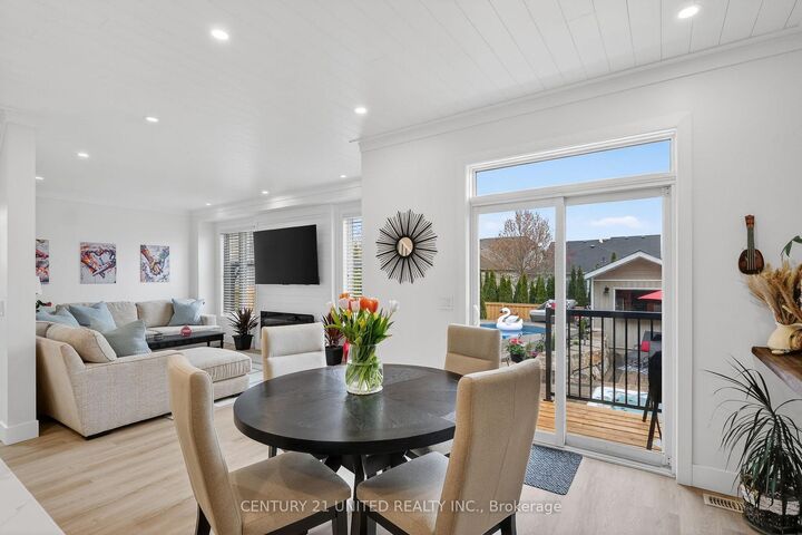 Photo de la propriété:  696 Fisher Street  ON K9A 0H3 