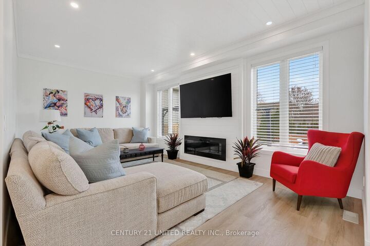 Property Photo:  696 Fisher Street  ON K9A 0H3 