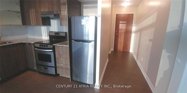 Property Photo: 170 Fort York Boulevard 806 ON M5V 0E6
