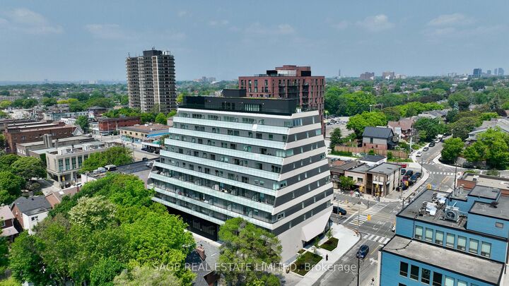 863 St Clair Avenue W 206 — photo 1