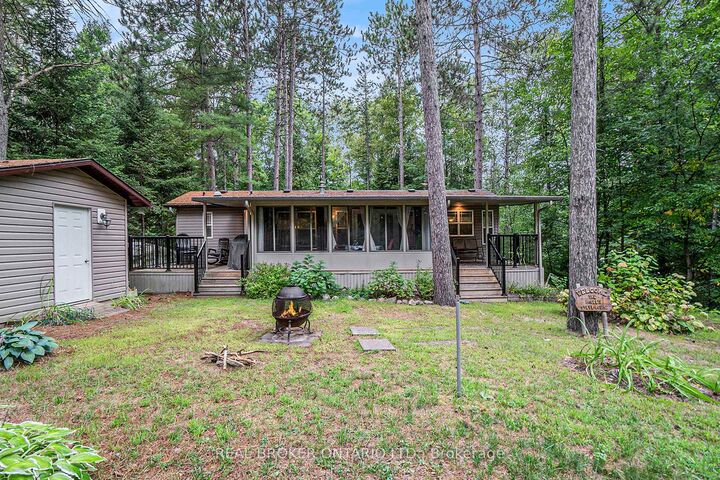 Property Photo: 240 Pinewood Park Road H10 ON K0J 1Y0